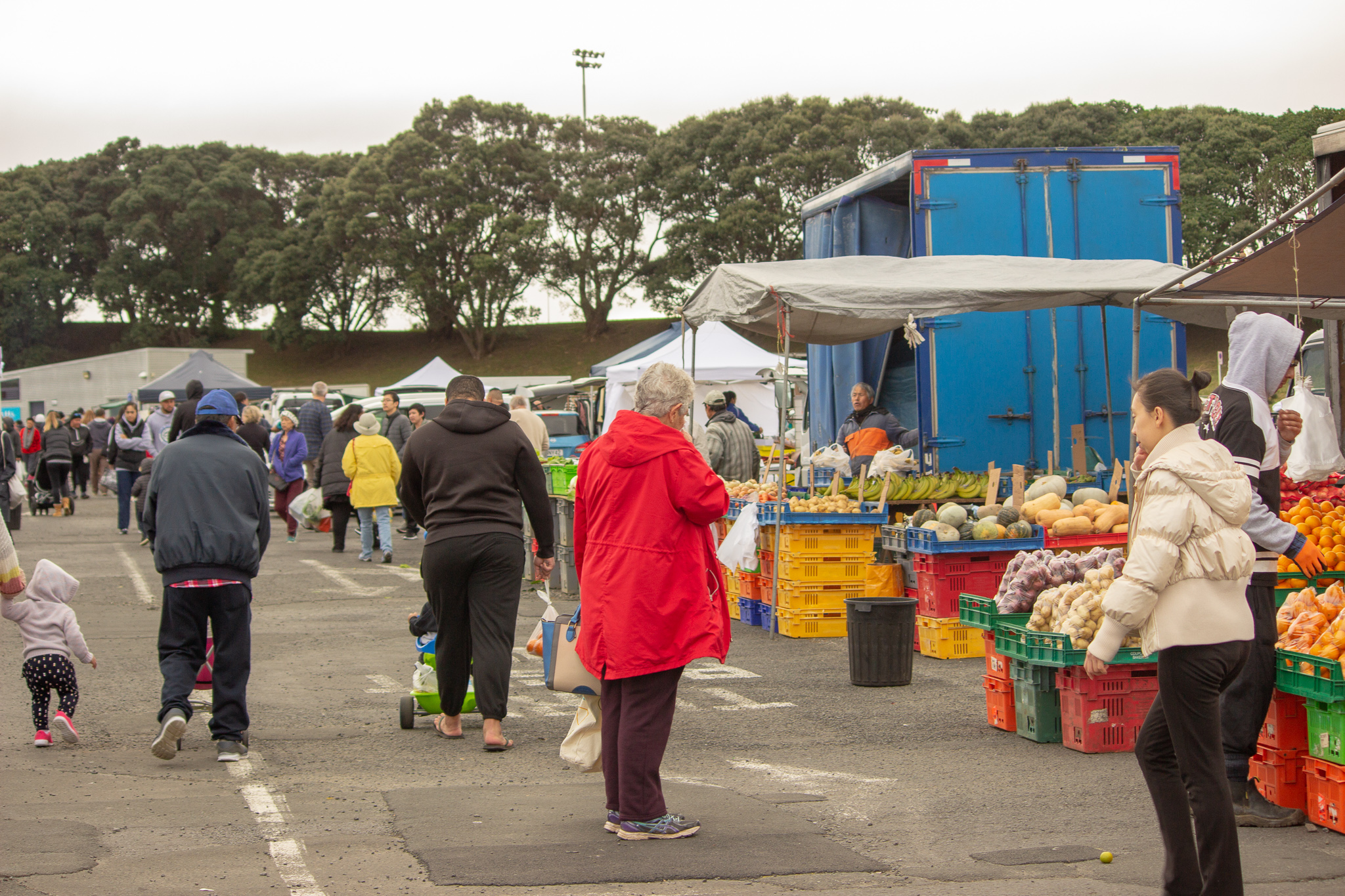 auckland markets on sunday filled with people and stallholders